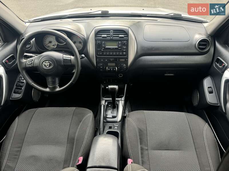 Позашляховик / Кросовер Toyota RAV4 2004 в Одесі