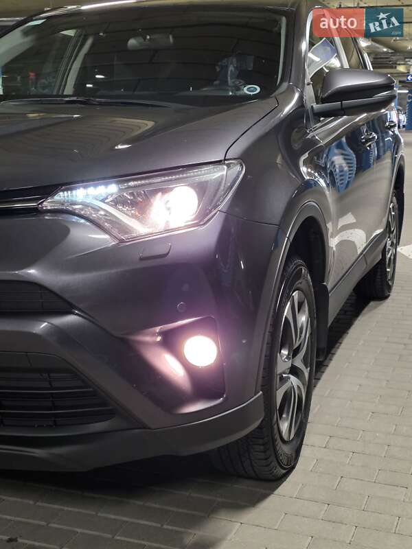 Внедорожник / Кроссовер Toyota RAV4 2016 в Киеве фото 4 Внедорожник / Кроссовер Toyota RAV4 2016 в Киеве