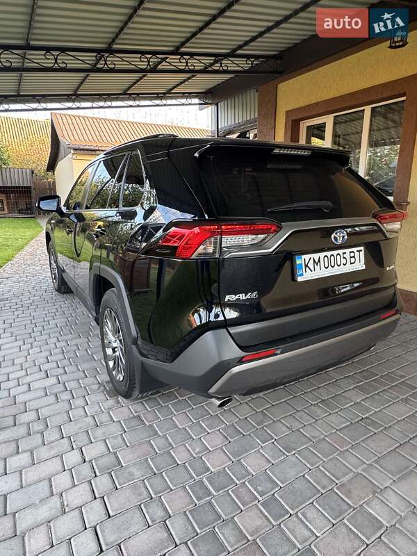 Позашляховик / Кросовер Toyota RAV4 2020 в Коростені