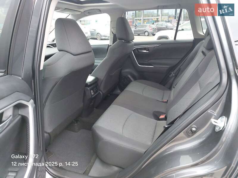 Внедорожник / Кроссовер Toyota RAV4 2023 в Киеве фото 15 Внедорожник / Кроссовер Toyota RAV4 2023 в Киеве