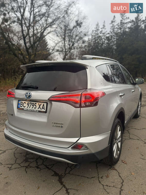 Внедорожник / Кроссовер Toyota RAV4 2016 в Львове