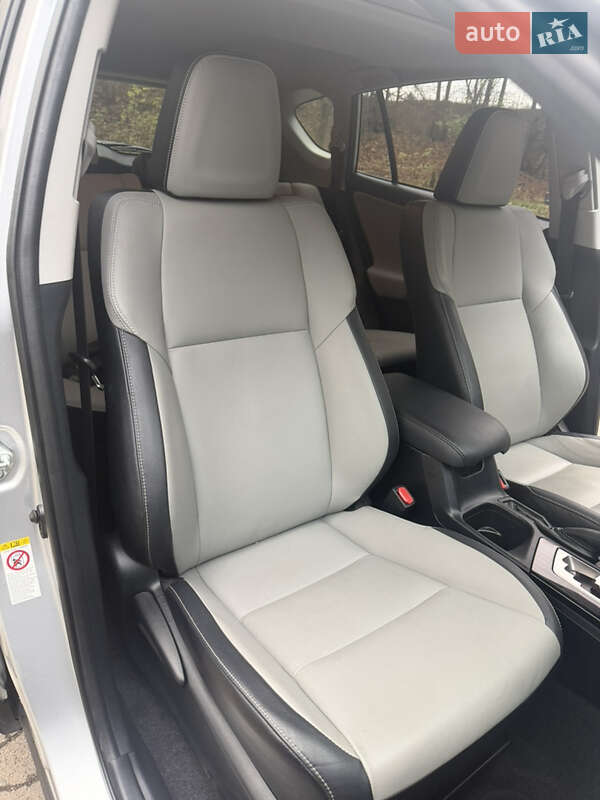 Внедорожник / Кроссовер Toyota RAV4 2016 в Львове