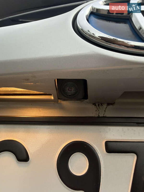 Внедорожник / Кроссовер Toyota RAV4 2016 в Львове