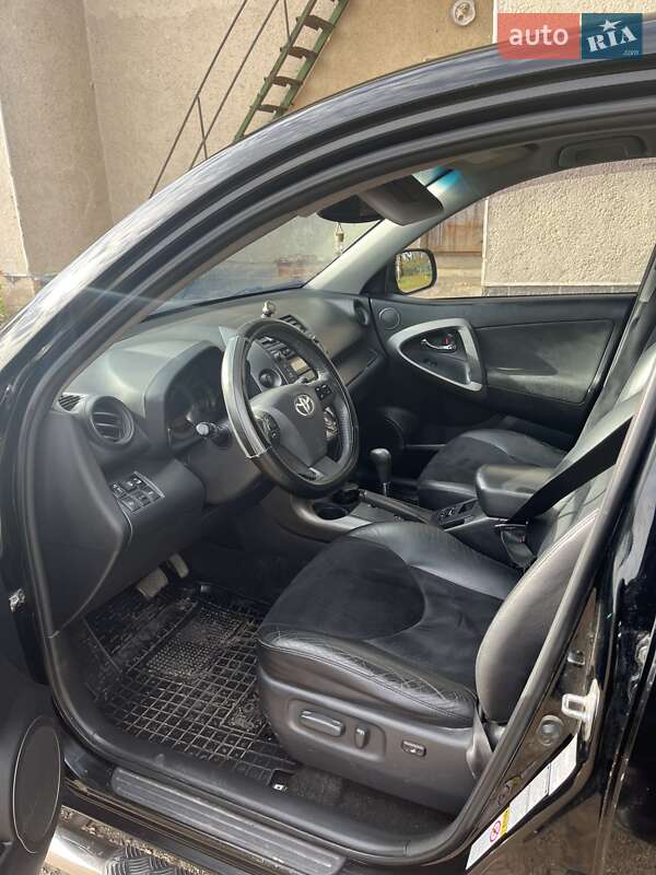 Внедорожник / Кроссовер Toyota RAV4 2011 в Богородчанах