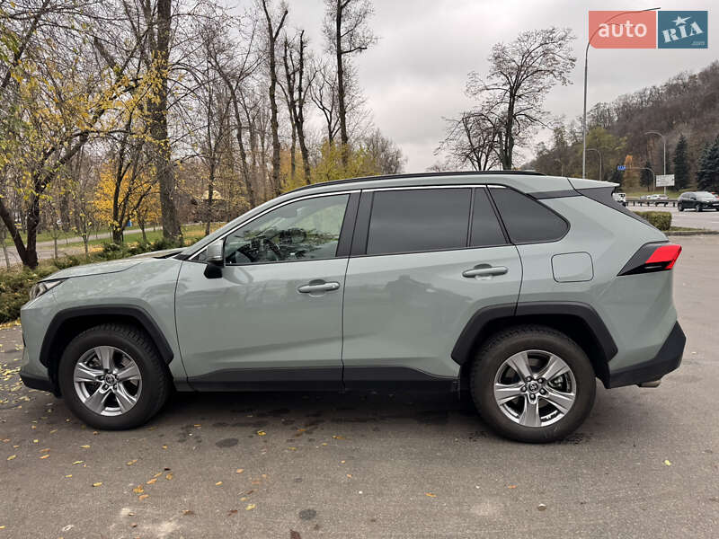 Внедорожник / Кроссовер Toyota RAV4 2023 в Киеве