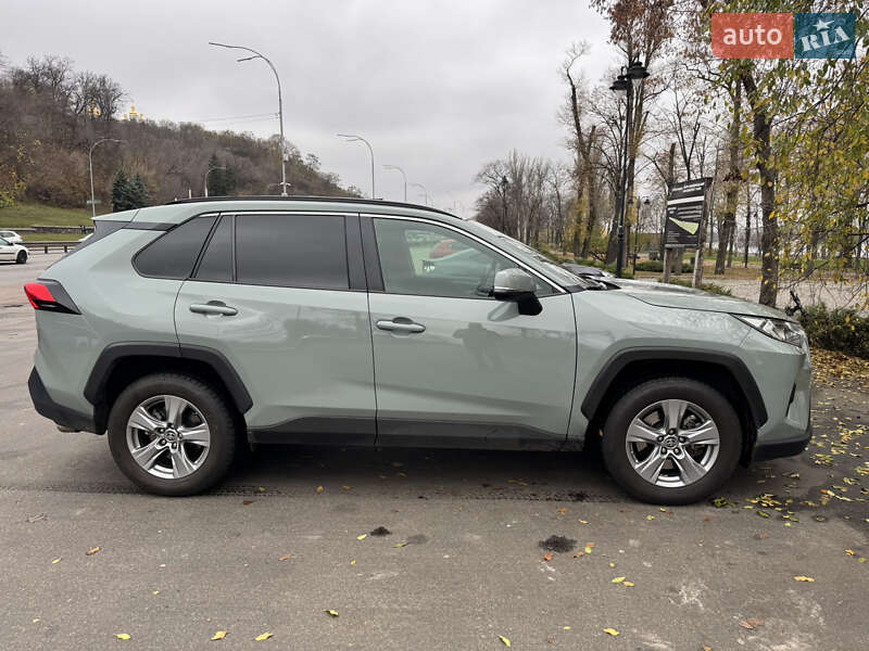 Внедорожник / Кроссовер Toyota RAV4 2023 в Киеве