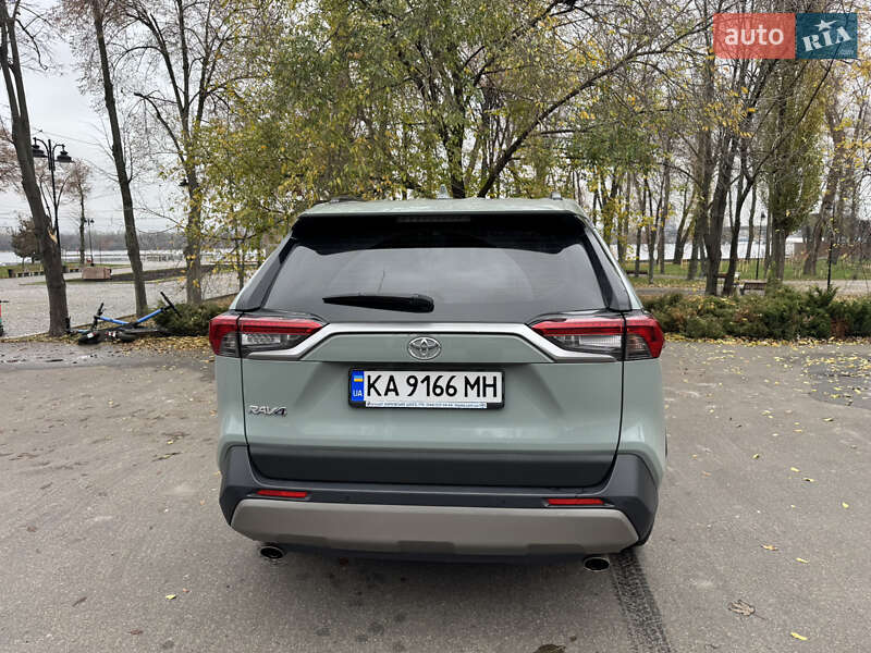 Внедорожник / Кроссовер Toyota RAV4 2023 в Киеве