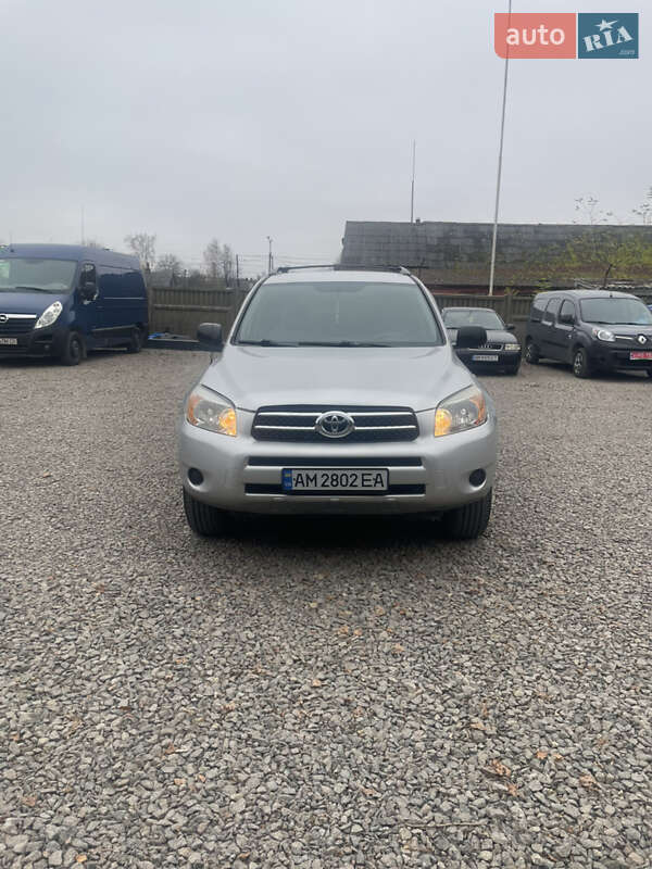 Внедорожник / Кроссовер Toyota RAV4 2008 в Коростене