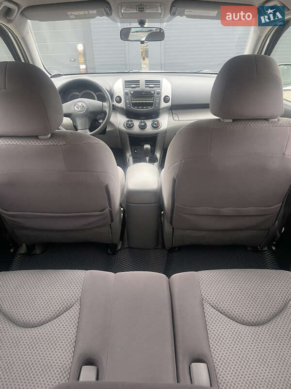 Внедорожник / Кроссовер Toyota RAV4 2008 в Коростене