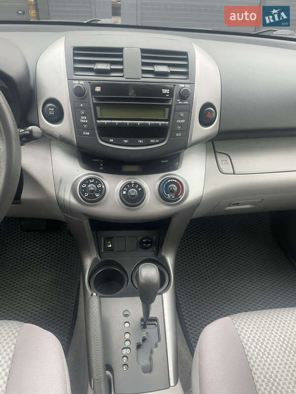 Внедорожник / Кроссовер Toyota RAV4 2008 в Коростене