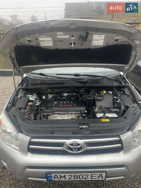 Внедорожник / Кроссовер Toyota RAV4 2008 в Коростене