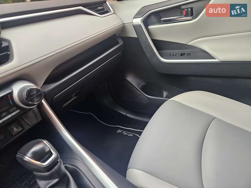 Позашляховик / Кросовер Toyota RAV4 2022 в Києві фото 7 Позашляховик / Кросовер Toyota RAV4 2022 в Києві