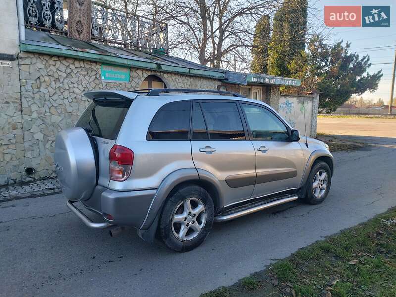 Внедорожник / Кроссовер Toyota RAV4 2001 в Стрые