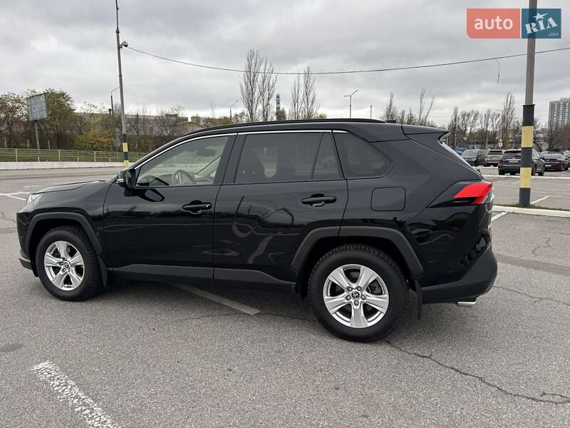 Позашляховик / Кросовер Toyota RAV4 2020 в Києві