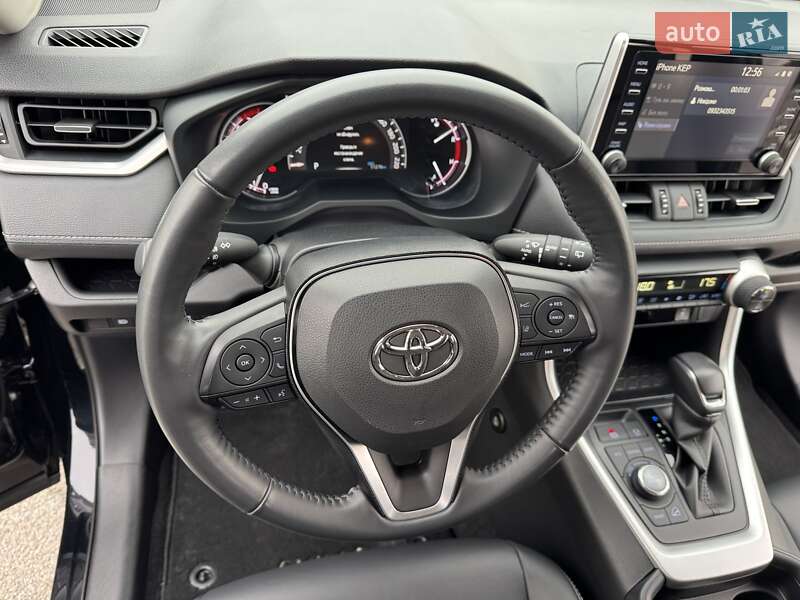 Позашляховик / Кросовер Toyota RAV4 2020 в Києві