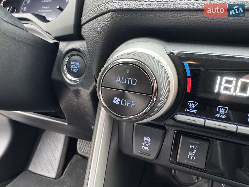 Позашляховик / Кросовер Toyota RAV4 2020 в Києві