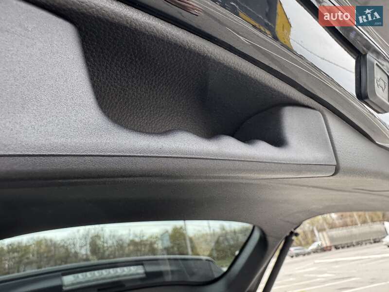 Позашляховик / Кросовер Toyota RAV4 2020 в Києві