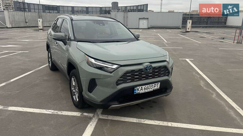 Внедорожник / Кроссовер Toyota RAV4 2022 в Киеве