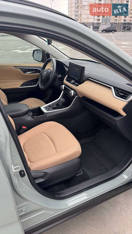 Внедорожник / Кроссовер Toyota RAV4 2022 в Киеве