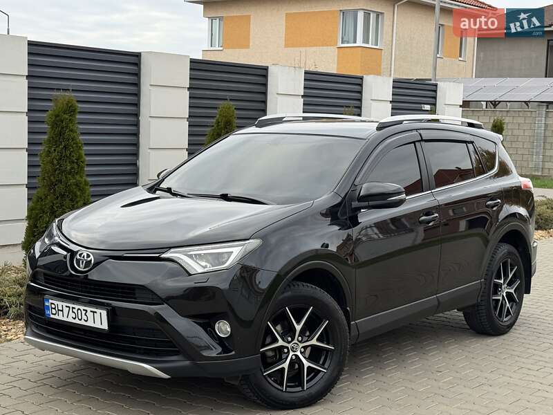 Внедорожник / Кроссовер Toyota RAV4 2016 в Одессе фото 3 Внедорожник / Кроссовер Toyota RAV4 2016 в Одессе