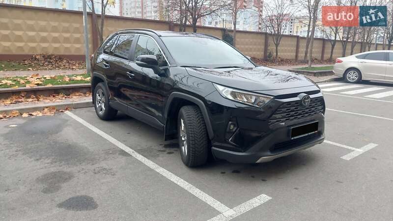 Внедорожник / Кроссовер Toyota RAV4 2022 в Киеве