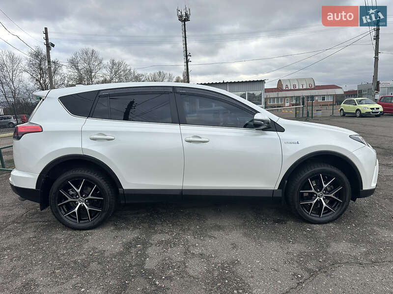 Внедорожник / Кроссовер Toyota RAV4 2016 в Киеве фото 6 Внедорожник / Кроссовер Toyota RAV4 2016 в Киеве