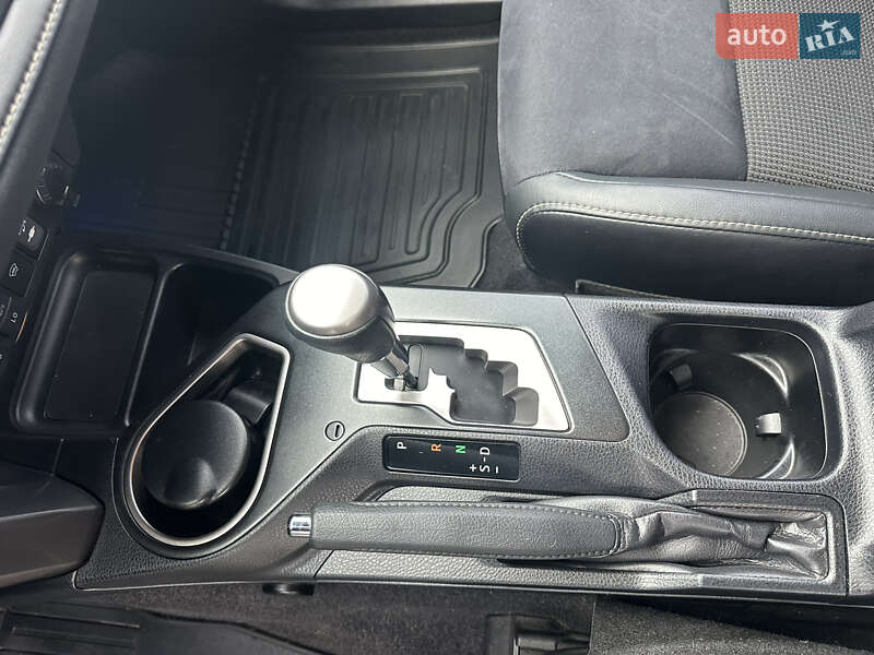 Внедорожник / Кроссовер Toyota RAV4 2016 в Киеве фото 19 Внедорожник / Кроссовер Toyota RAV4 2016 в Киеве