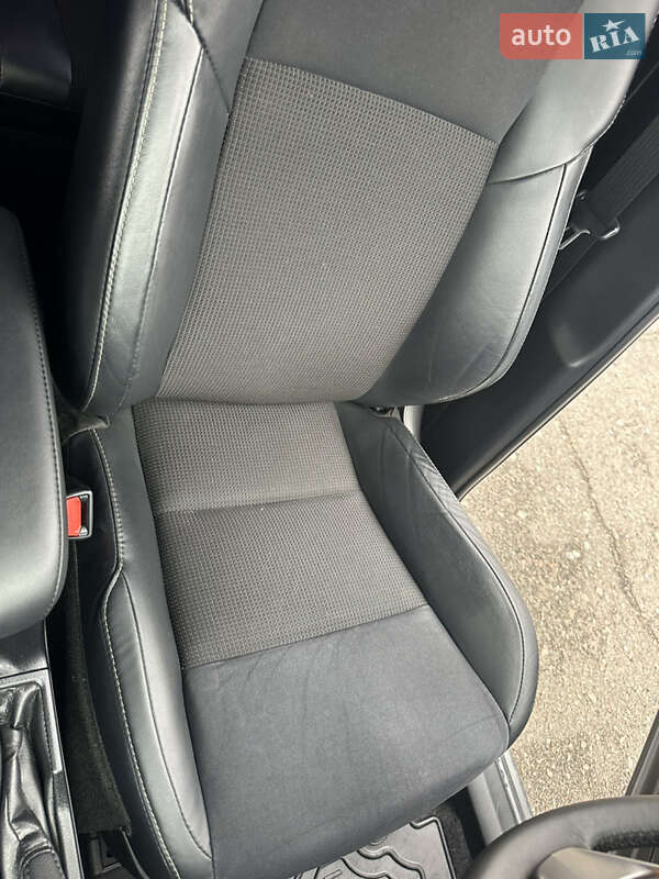 Внедорожник / Кроссовер Toyota RAV4 2016 в Киеве фото 40 Внедорожник / Кроссовер Toyota RAV4 2016 в Киеве