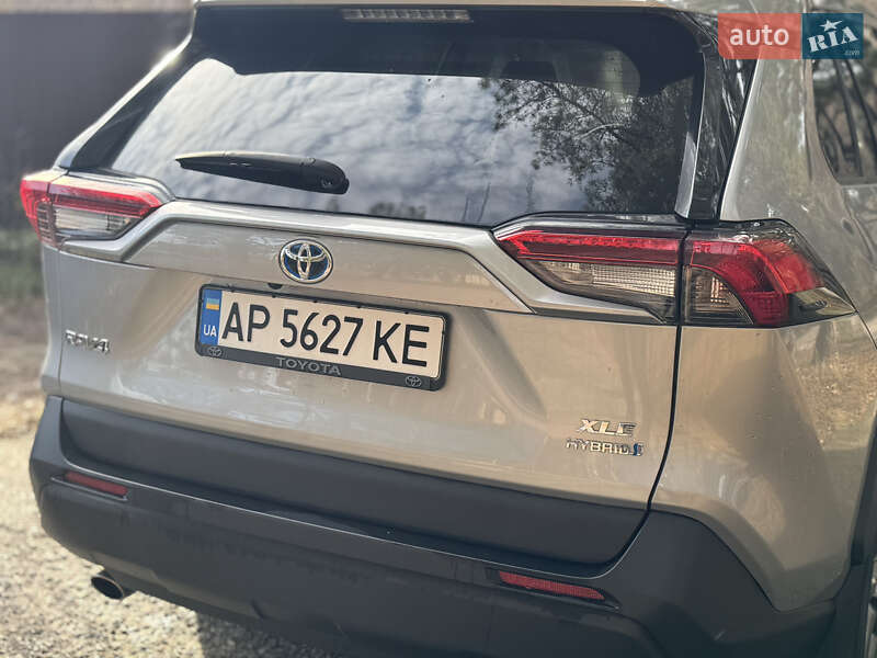 Внедорожник / Кроссовер Toyota RAV4 2019 в Киеве