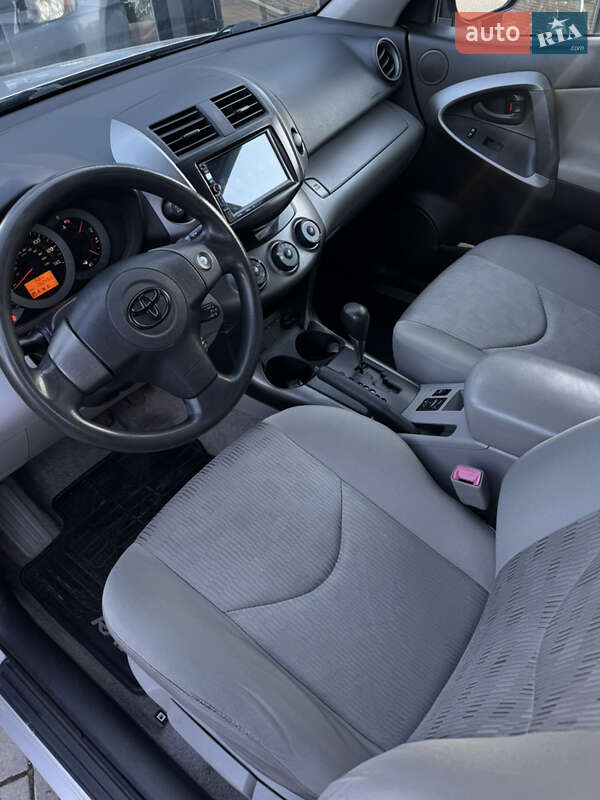 Позашляховик / Кросовер Toyota RAV4 2009 в Львові