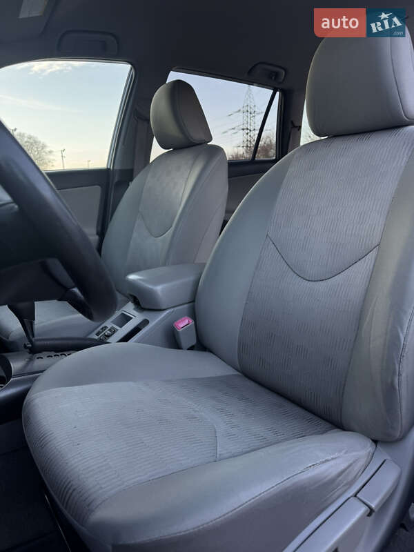 Позашляховик / Кросовер Toyota RAV4 2009 в Львові