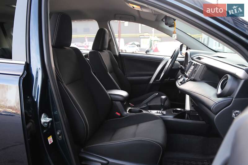 Внедорожник / Кроссовер Toyota RAV4 2017 в Киеве фото 12 Внедорожник / Кроссовер Toyota RAV4 2017 в Киеве