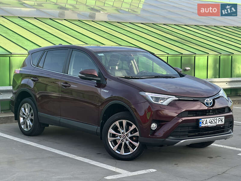 Внедорожник / Кроссовер Toyota RAV4 2017 в Киеве