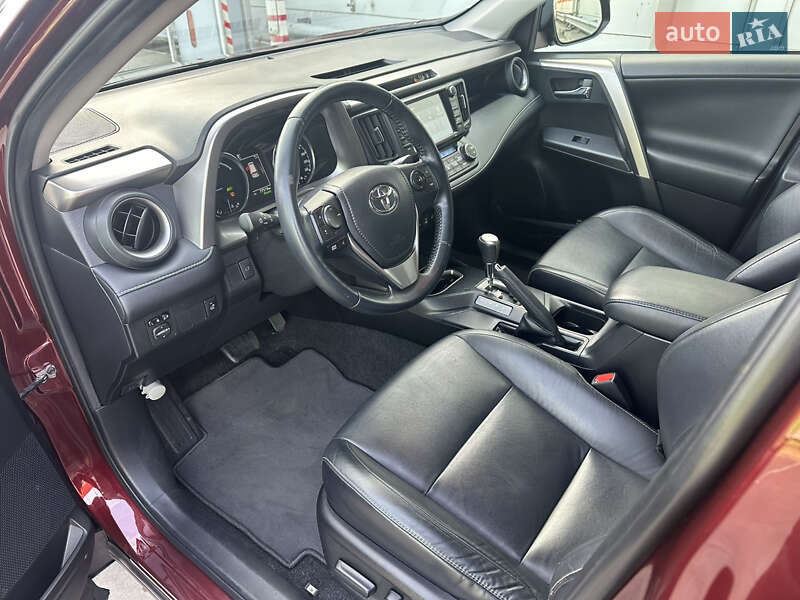 Внедорожник / Кроссовер Toyota RAV4 2017 в Киеве