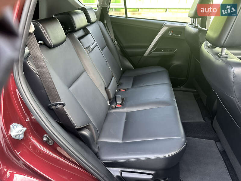 Внедорожник / Кроссовер Toyota RAV4 2017 в Киеве