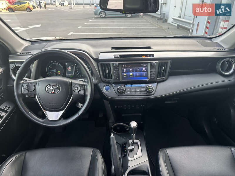 Внедорожник / Кроссовер Toyota RAV4 2017 в Киеве