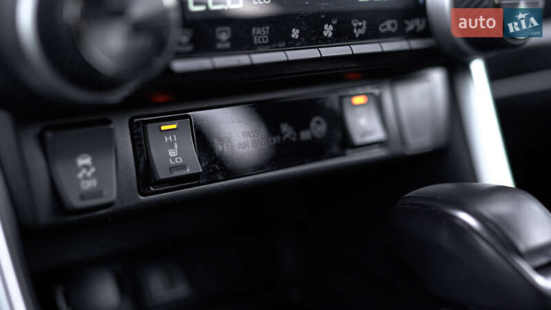 Внедорожник / Кроссовер Toyota RAV4 2023 в Львове