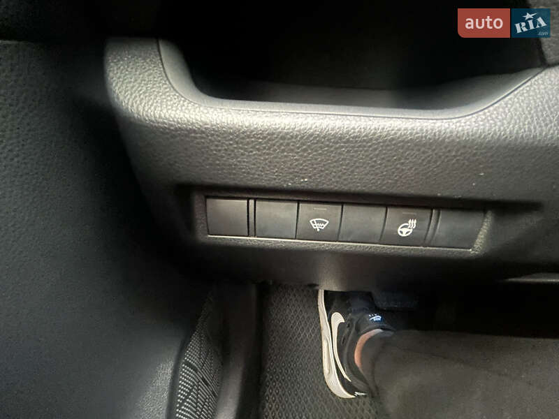 Внедорожник / Кроссовер Toyota RAV4 2019 в Киеве фото 17 Внедорожник / Кроссовер Toyota RAV4 2019 в Киеве