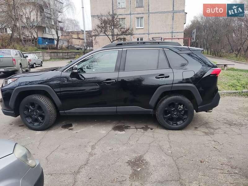 Внедорожник / Кроссовер Toyota RAV4 2019 в Киеве