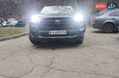 Внедорожник / Кроссовер Toyota RAV4 2019 в Киеве