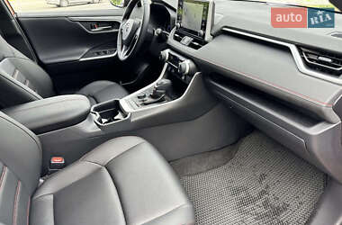 Внедорожник / Кроссовер Toyota RAV4 2021 в Киеве