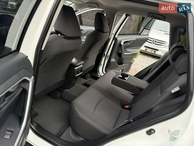 Внедорожник / Кроссовер Toyota RAV4 2020 в Виннице фото 38 Внедорожник / Кроссовер Toyota RAV4 2020 в Виннице