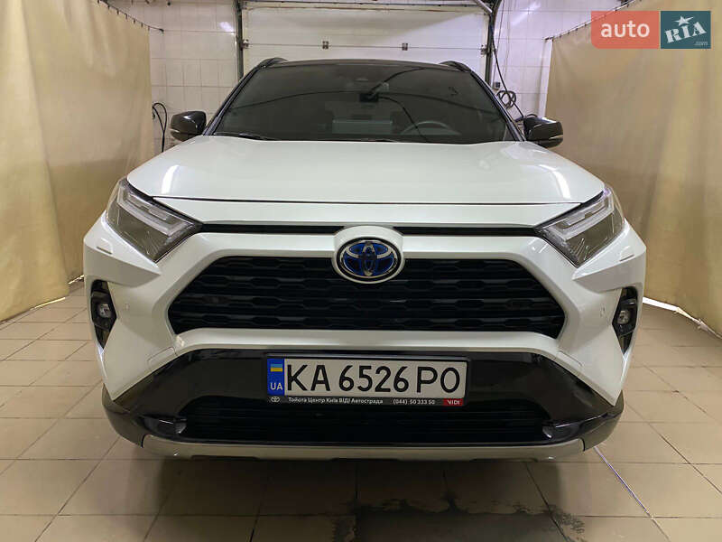 Внедорожник / Кроссовер Toyota RAV4 2024 в Киеве