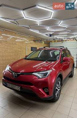Позашляховик / Кросовер Toyota RAV4 2016 в Харкові