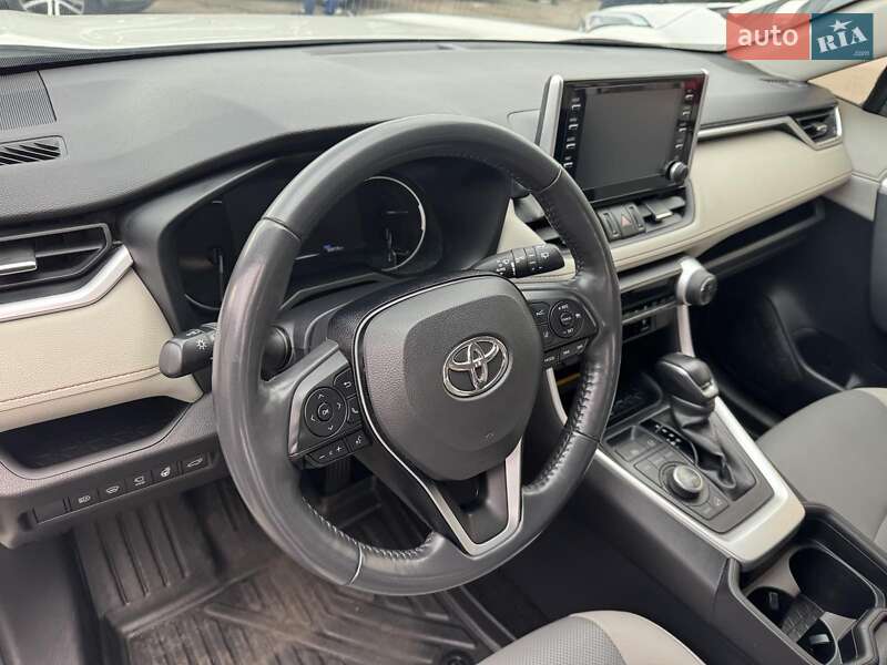 Внедорожник / Кроссовер Toyota RAV4 2019 в Киеве фото 15 Внедорожник / Кроссовер Toyota RAV4 2019 в Киеве