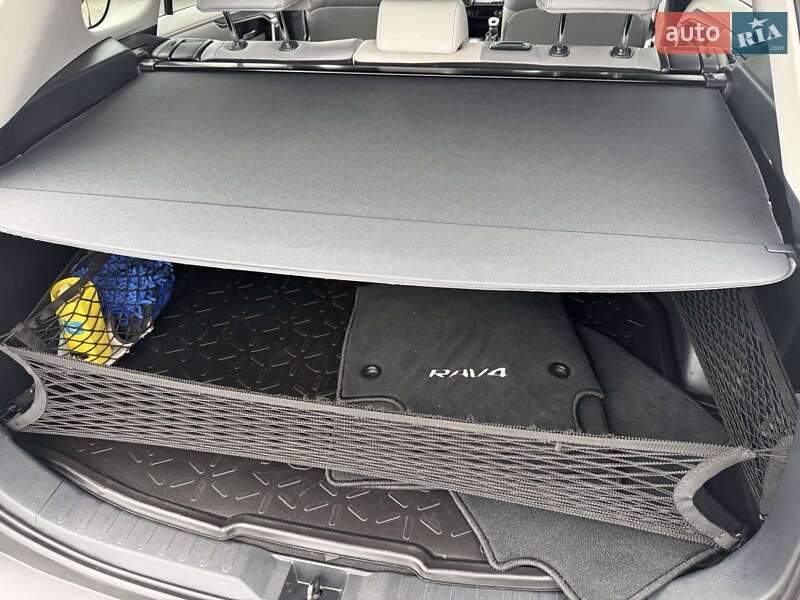 Внедорожник / Кроссовер Toyota RAV4 2019 в Киеве фото 26 Внедорожник / Кроссовер Toyota RAV4 2019 в Киеве