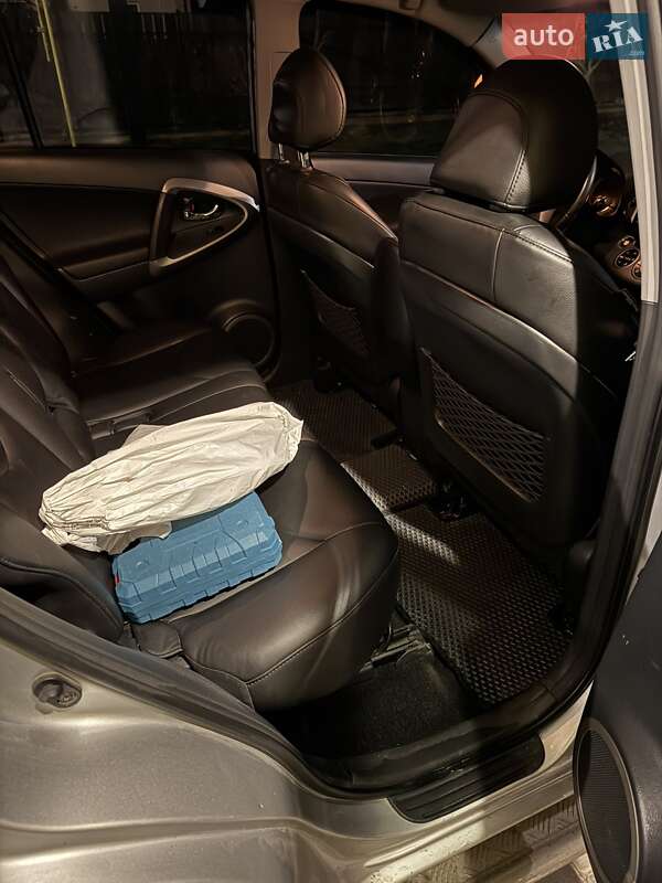 Позашляховик / Кросовер Toyota RAV4 2007 в Коростені