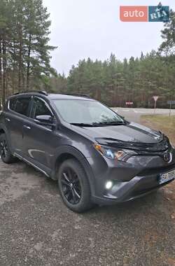 Позашляховик / Кросовер Toyota RAV4 2017 в Світловодську