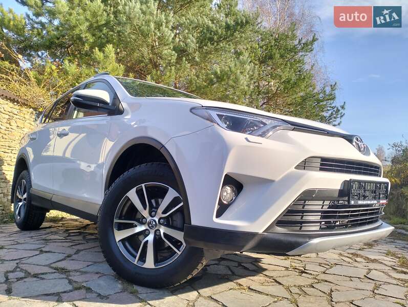 Внедорожник / Кроссовер Toyota RAV4 2018 в Ровно фото 39 Внедорожник / Кроссовер Toyota RAV4 2018 в Ровно