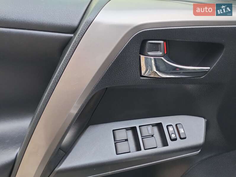 Внедорожник / Кроссовер Toyota RAV4 2018 в Ровно фото 10 Внедорожник / Кроссовер Toyota RAV4 2018 в Ровно